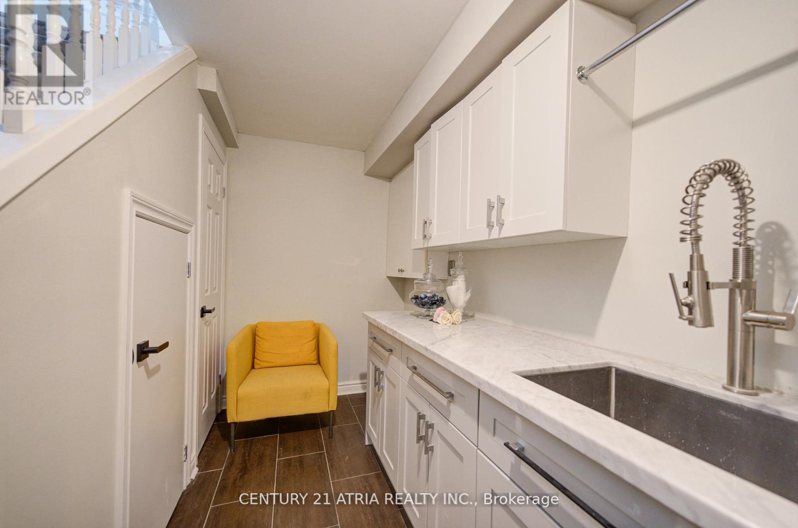 18 Park Lane Circle, Richmond Hill, Ontario  L4C 6S8 - Photo 34 - N12638054