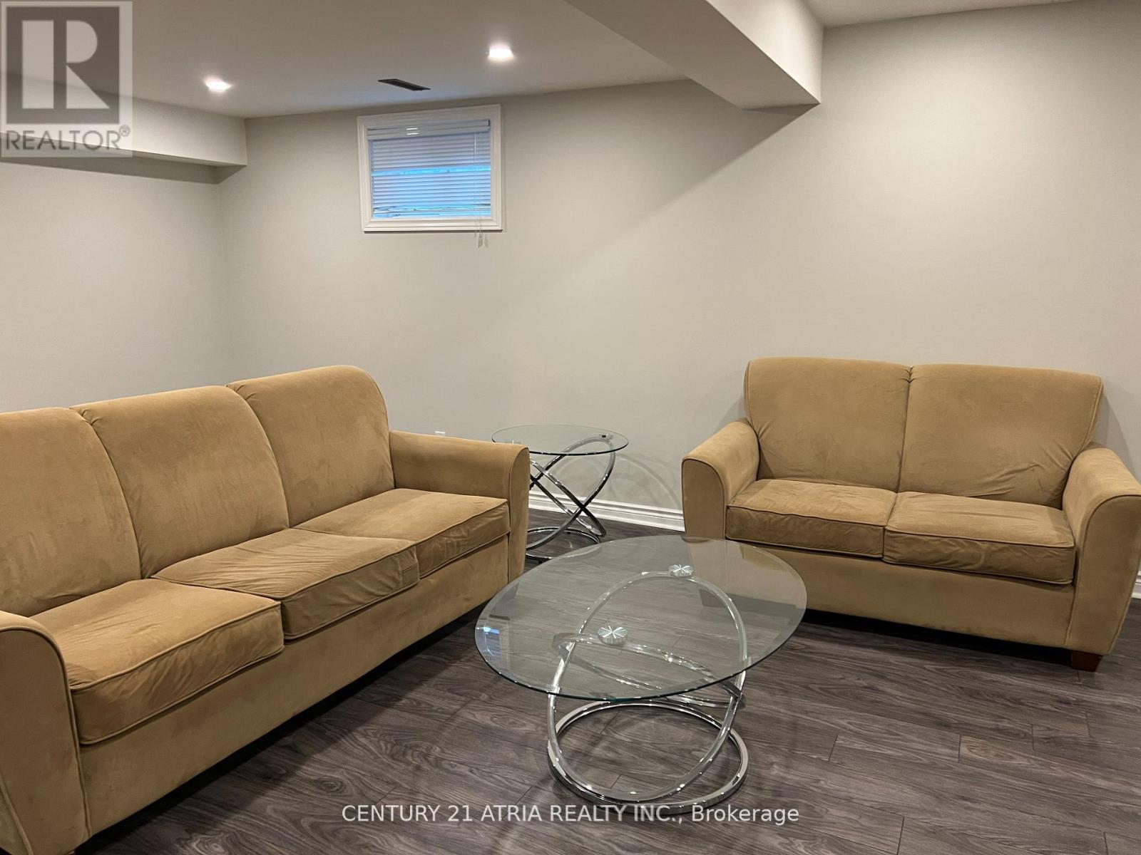 18 Park Lane Circle, Richmond Hill, Ontario  L4C 6S8 - Photo 7 - N12638054