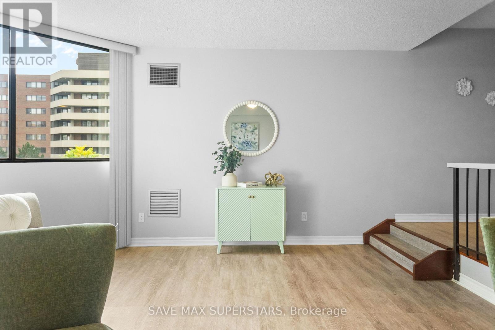 501 - 50 Baif Boulevard, Richmond Hill, Ontario  L4C 5L1 - Photo 5 - N12638118