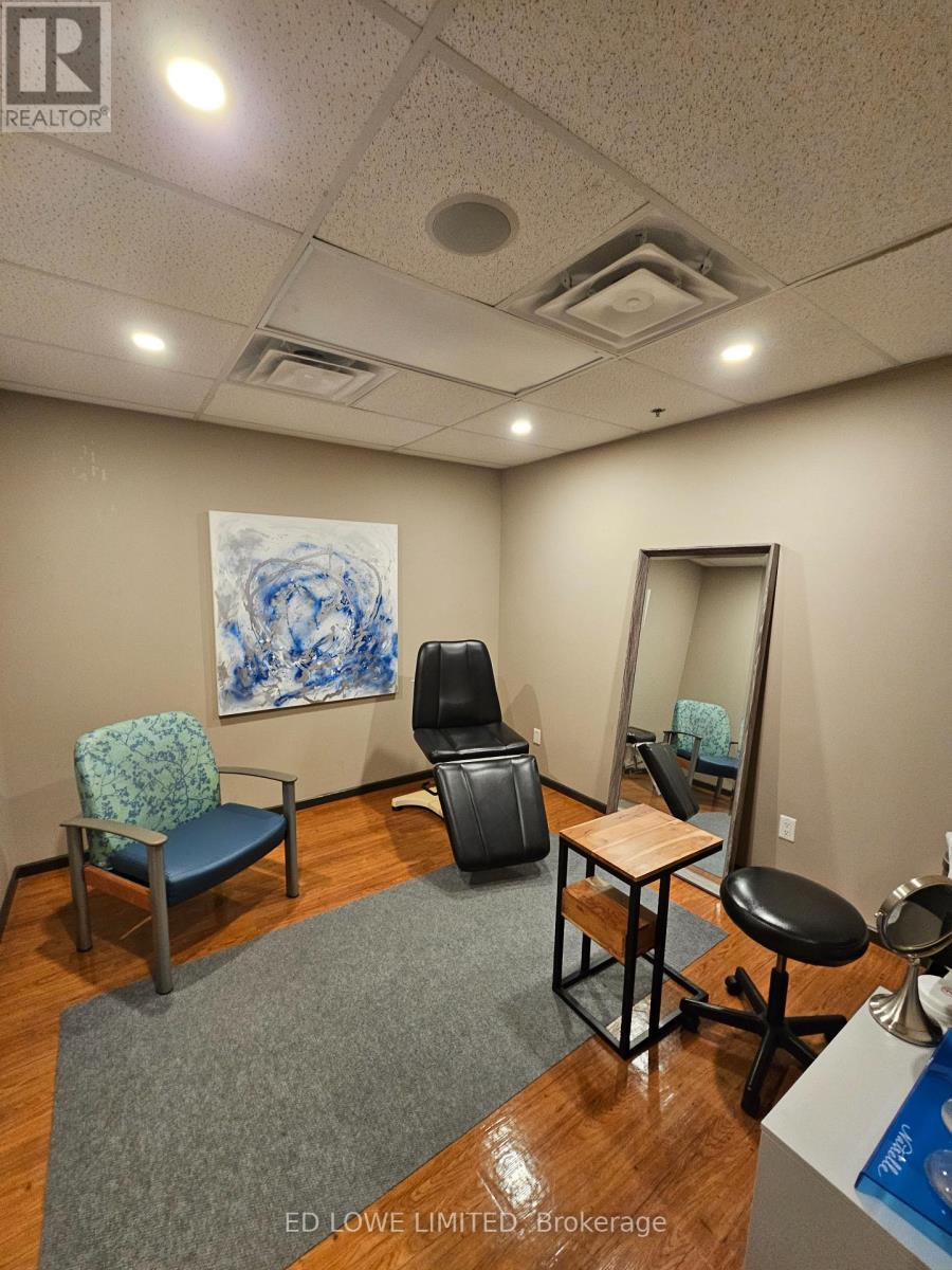 4 - 15 Maple Avenue, Barrie, Ontario  L4N 2N6 - Photo 4 - S12638138