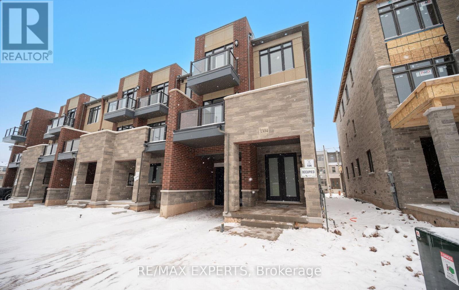 3304 Azam Way W, Oakville, Ontario  L6M 4K1 - Photo 2 - W12638066