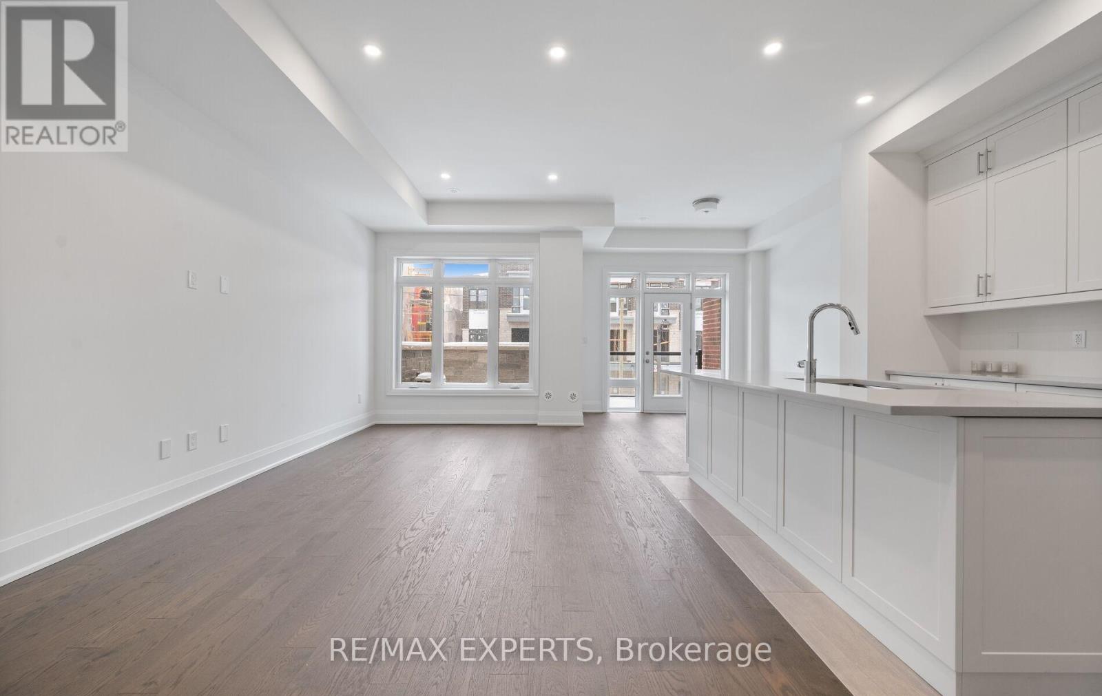 3304 Azam Way W, Oakville, Ontario  L6M 4K1 - Photo 7 - W12638066