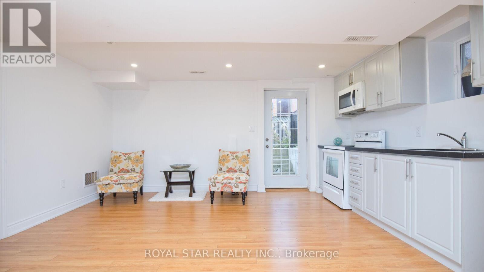 13 Waterdale Road, Brampton, Ontario  L7A 1S7 - Photo 32 - W12638102