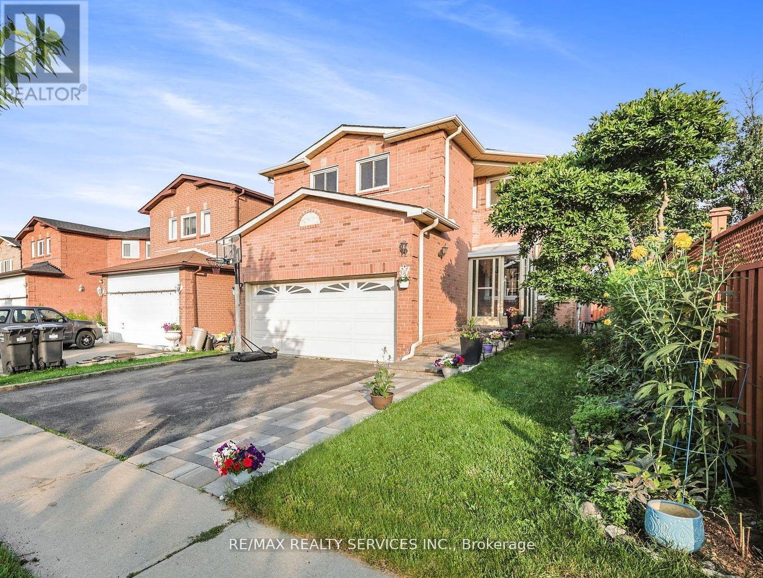 57 Atkins Circle, Brampton, Ontario  L6X 4B9 - Photo 2 - W12638110