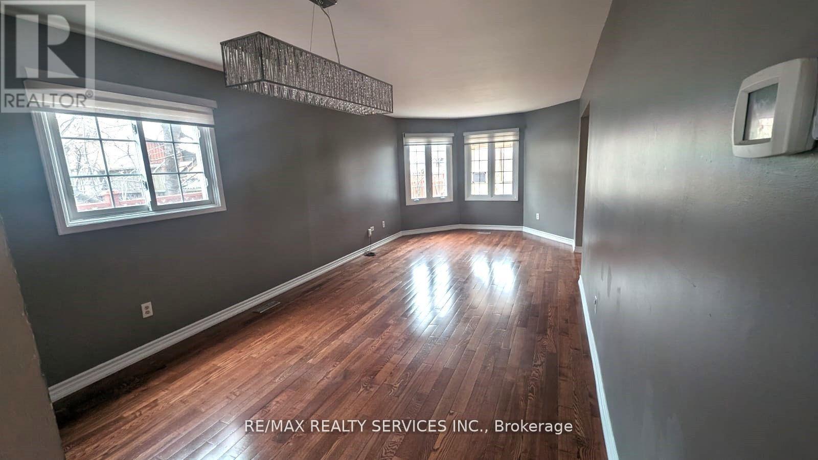 57 Atkins Circle, Brampton, Ontario  L6X 4B9 - Photo 6 - W12638110