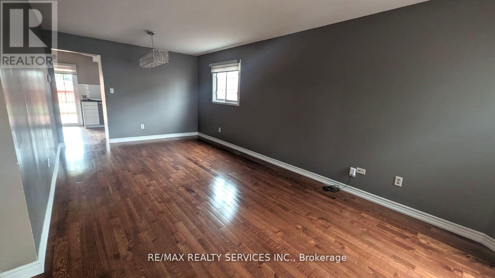 57 Atkins Circle, Brampton, Ontario  L6X 4B9 - Photo 7 - W12638110