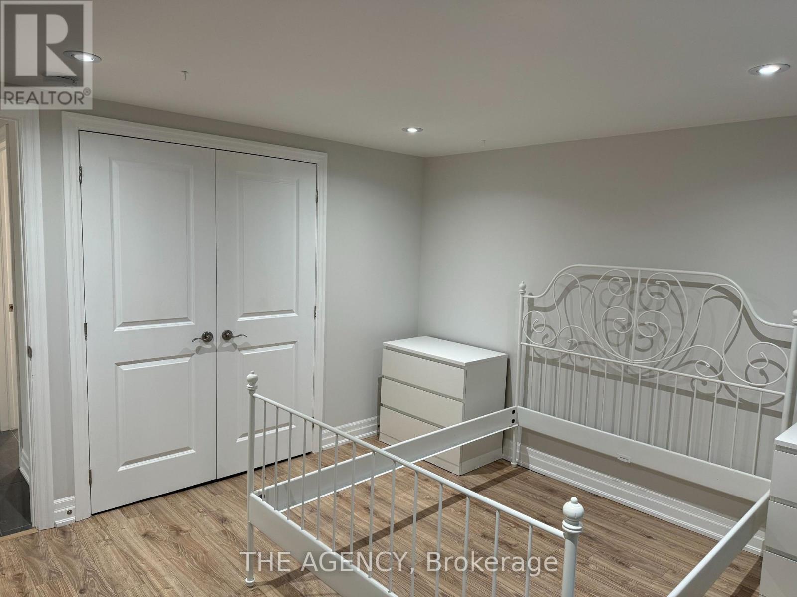 Bsmt - 1486 Rometown Drive, Mississauga, Ontario  L5E 2T7 - Photo 6 - W12638132