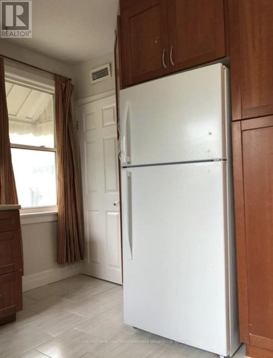 839 Stirling Avenue S, Kitchener, Ontario  N2M 3K4 - Photo 12 - X12638046