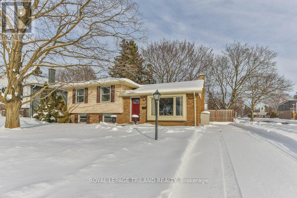 4 Maxwell Crescent, London North, Ontario  N5X 1Z1 - Photo 2 - X12638152