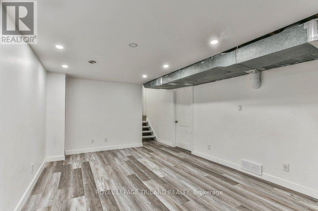 4 Maxwell Crescent, London North, Ontario  N5X 1Z1 - Photo 34 - X12638152