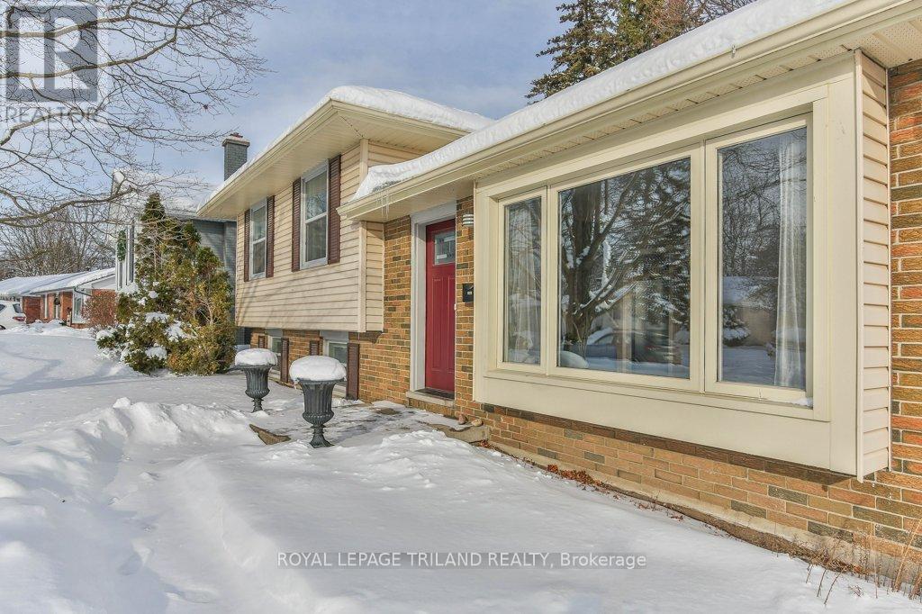 4 Maxwell Crescent, London North, Ontario  N5X 1Z1 - Photo 4 - X12638152