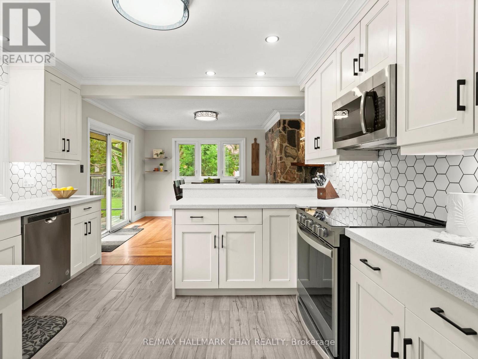 636 Victoria Street E, New Tecumseth, Ontario  L9R 1K1 - Photo 12 - N12443957