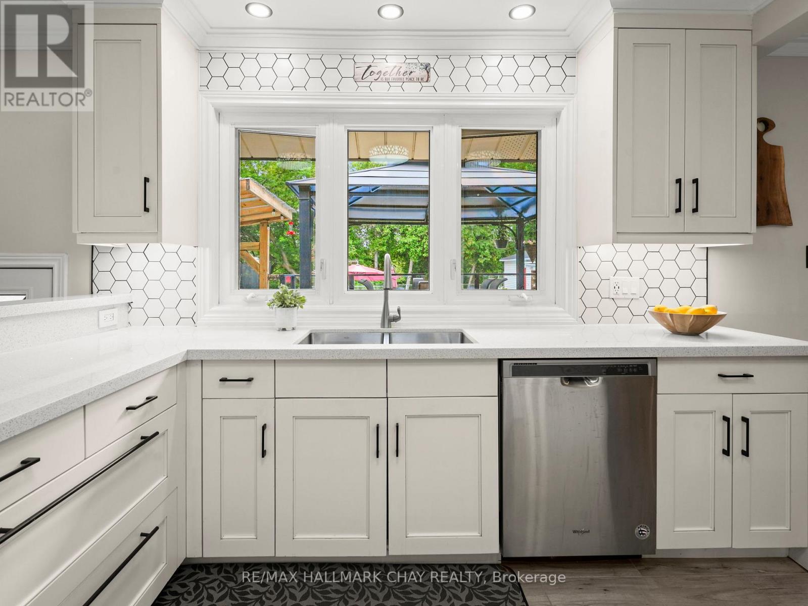 636 Victoria Street E, New Tecumseth, Ontario  L9R 1K1 - Photo 14 - N12443957