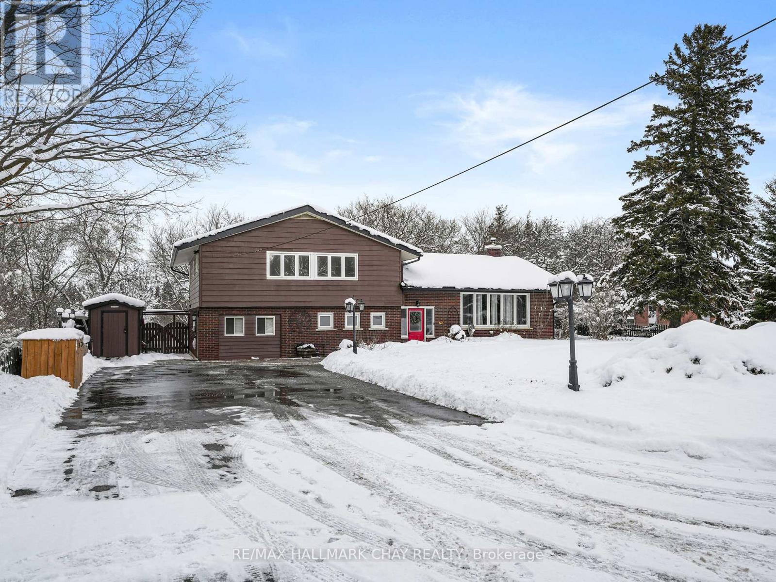 636 Victoria Street E, New Tecumseth, Ontario  L9R 1K1 - Photo 3 - N12443957
