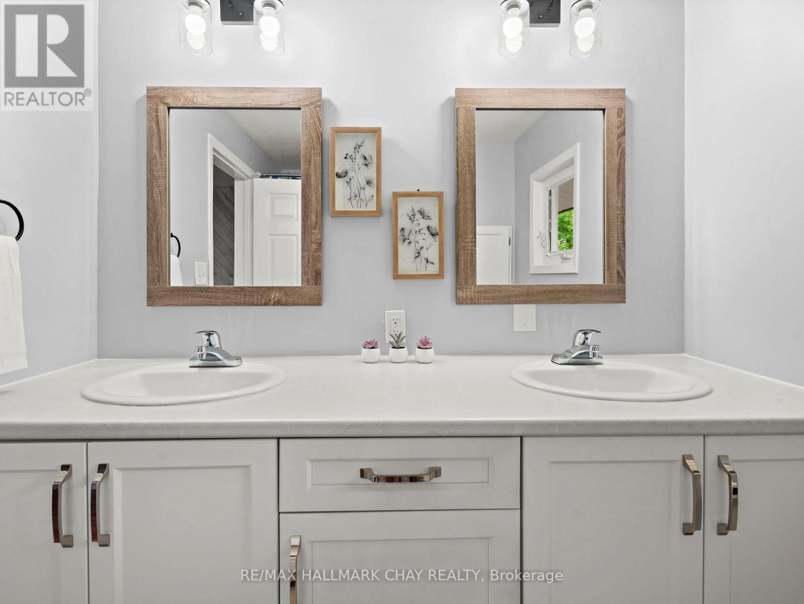 636 Victoria Street E, New Tecumseth, Ontario  L9R 1K1 - Photo 21 - N12443957