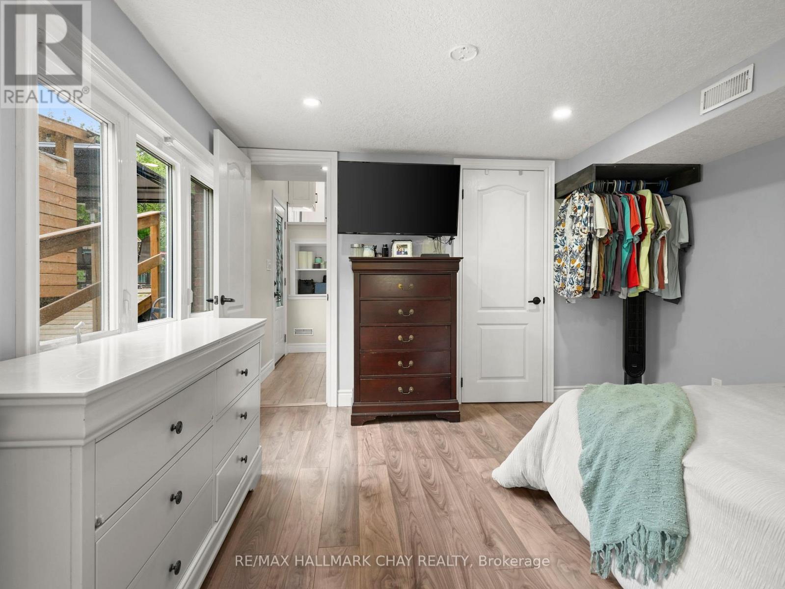 636 Victoria Street E, New Tecumseth, Ontario  L9R 1K1 - Photo 30 - N12443957