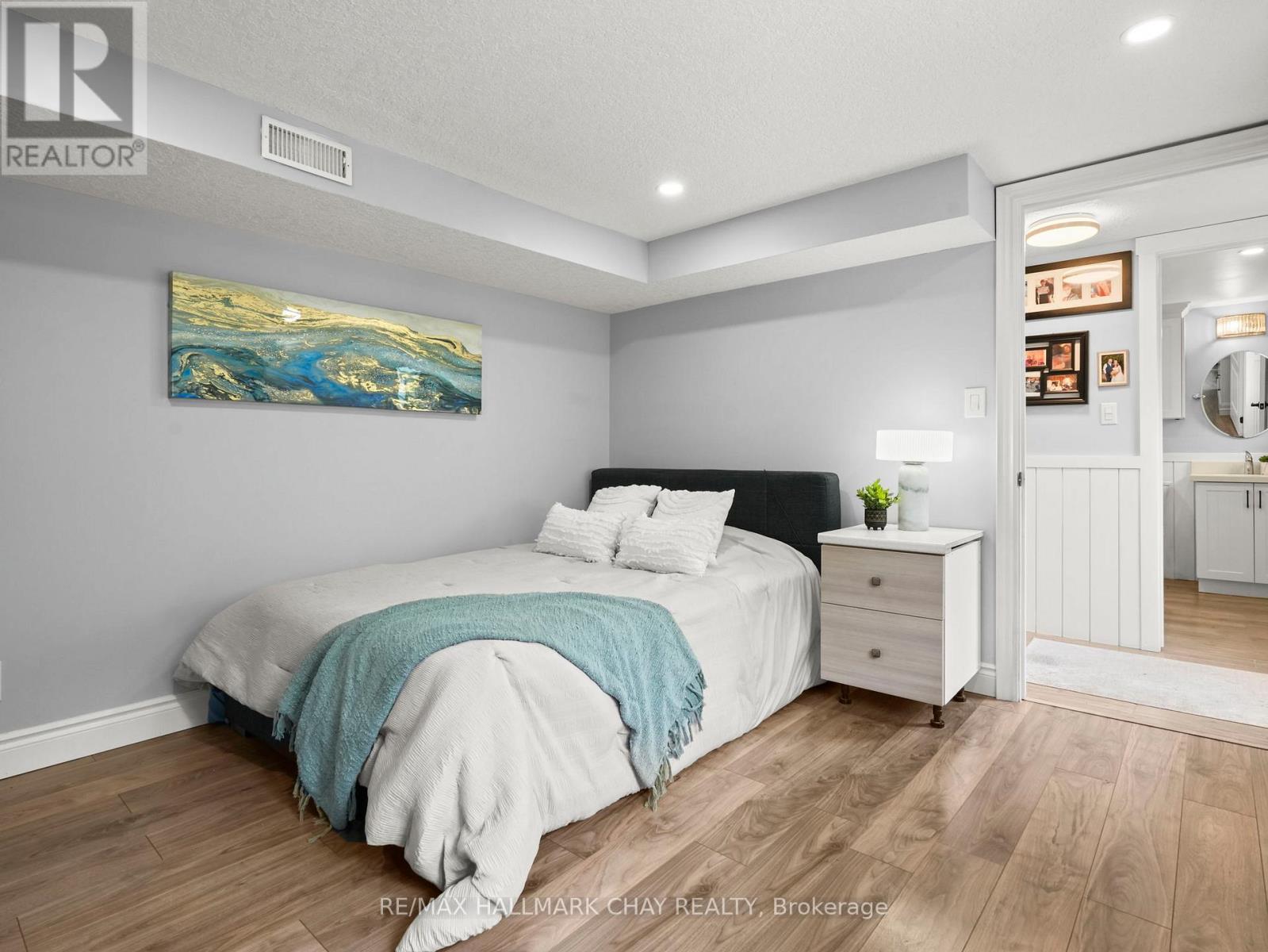 636 Victoria Street E, New Tecumseth, Ontario  L9R 1K1 - Photo 29 - N12443957