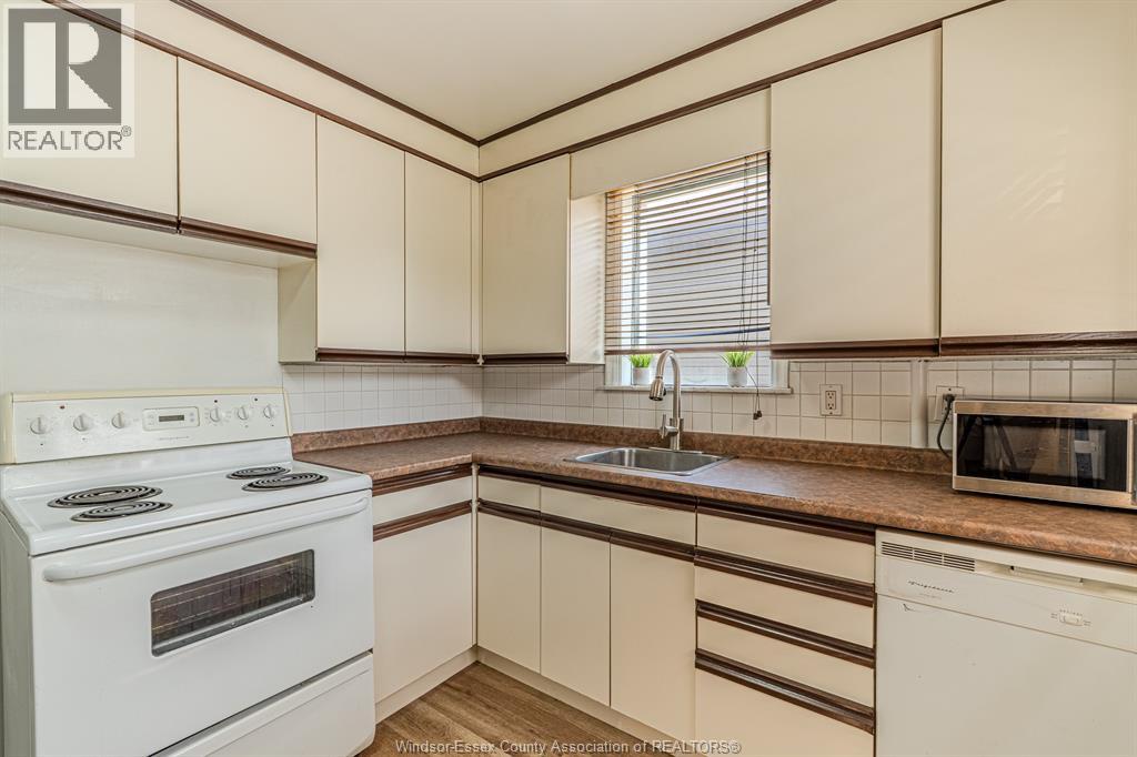 2367 Meighen, Windsor, Ontario N8W 4B8 - Photo 13 - 25031765