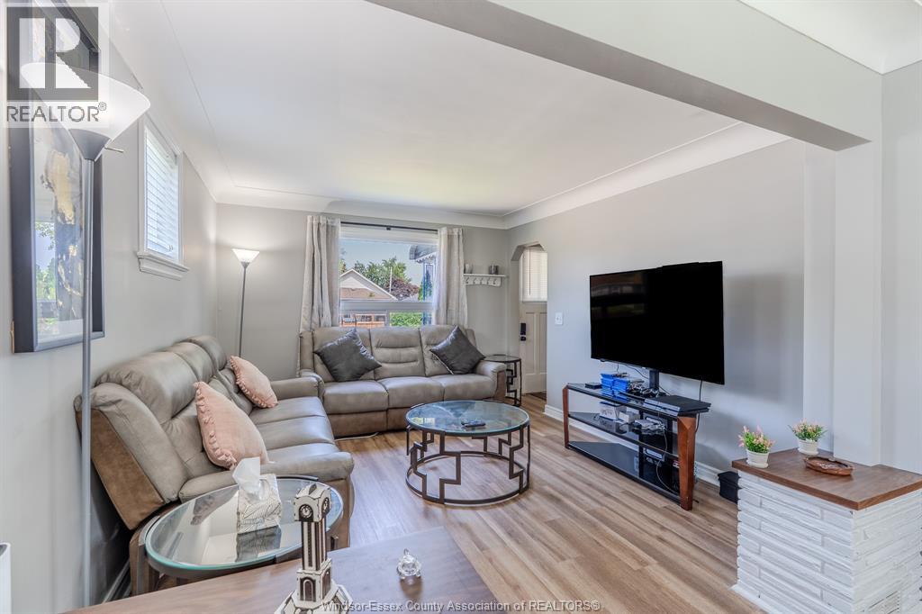 2367 Meighen, Windsor, Ontario N8W 4B8 - Photo 6 - 25031765