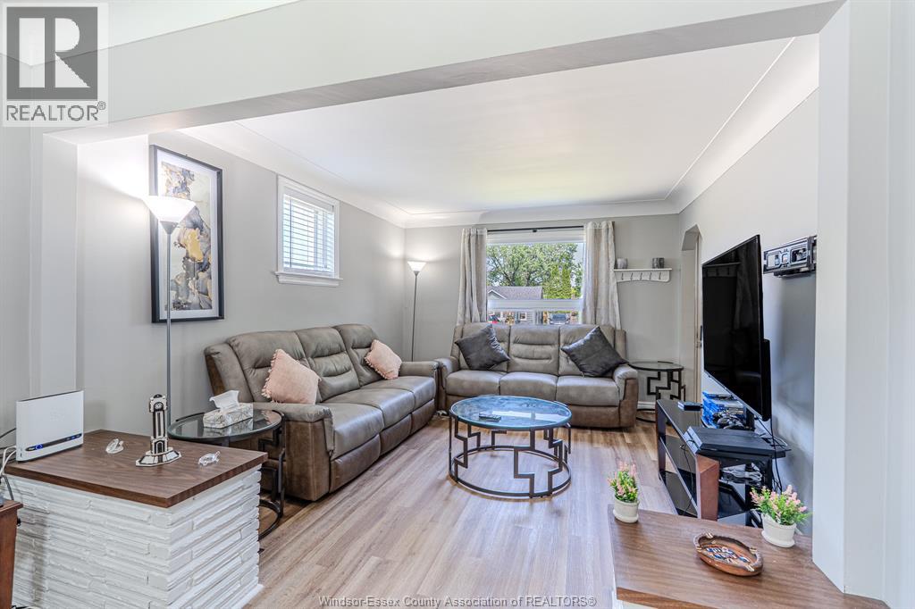 2367 Meighen, Windsor, Ontario N8W 4B8 - Photo 7 - 25031765