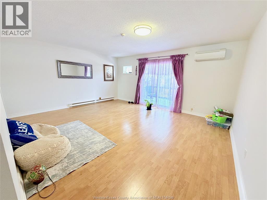 3000 Meadowbrook Lane Unit# 2, Windsor, Ontario N8T 3G8 - Photo 2 - 25031756
