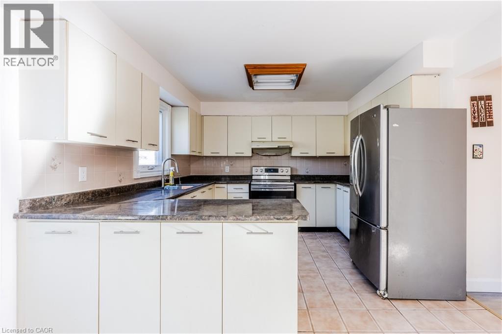 8 Dingwall Court, Brampton, Ontario  L6Z 2V3 - Photo 10 - 40794271