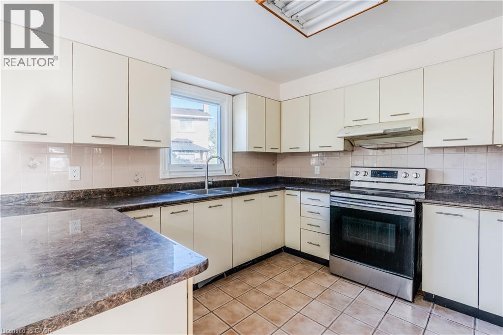 8 Dingwall Court, Brampton, Ontario  L6Z 2V3 - Photo 11 - 40794271