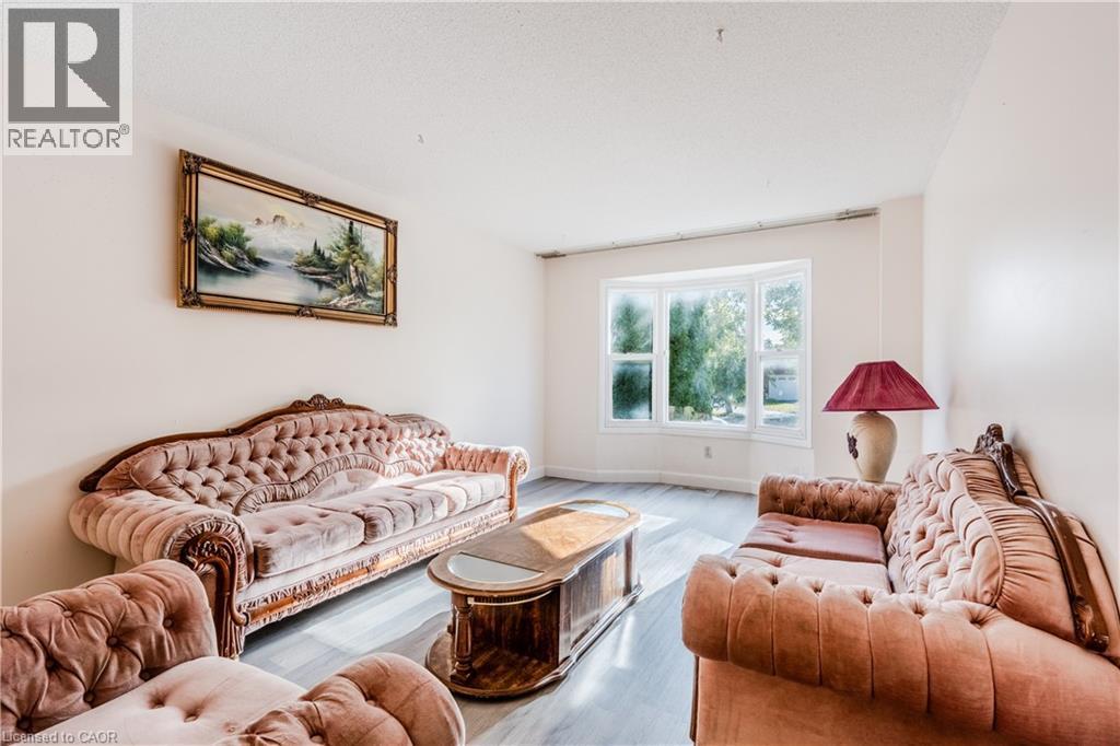 8 Dingwall Court, Brampton, Ontario  L6Z 2V3 - Photo 4 - 40794271