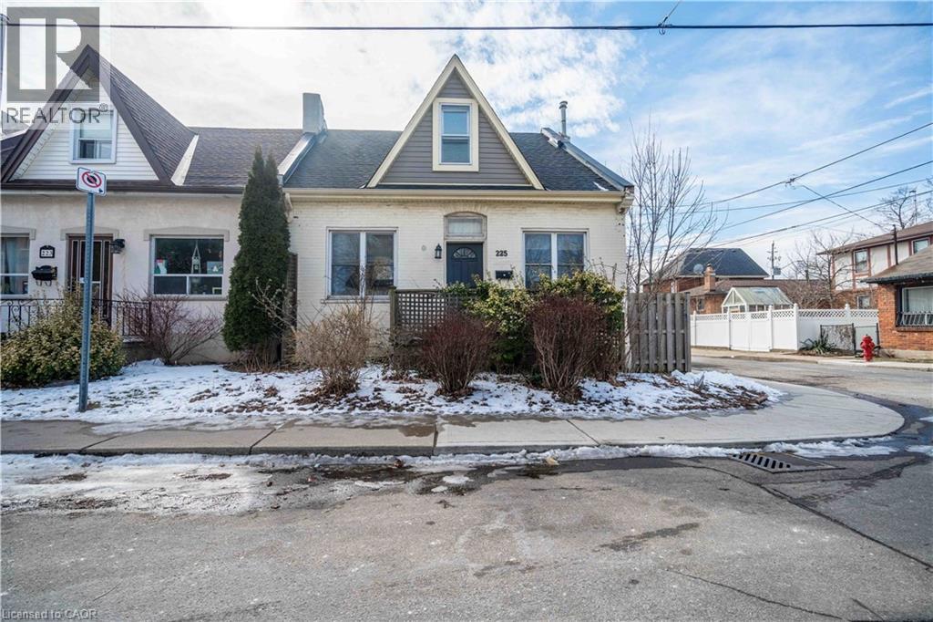 225 Napier Street Unit# 1, Hamilton, Ontario  L8R 1S9 - Photo 2 - 40794270