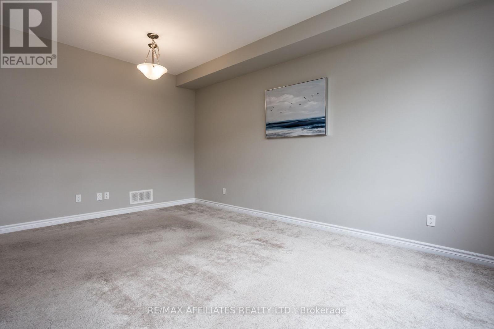 196 Bandelier Way, Ottawa, Ontario  K2S 0C2 - Photo 13 - X12636364