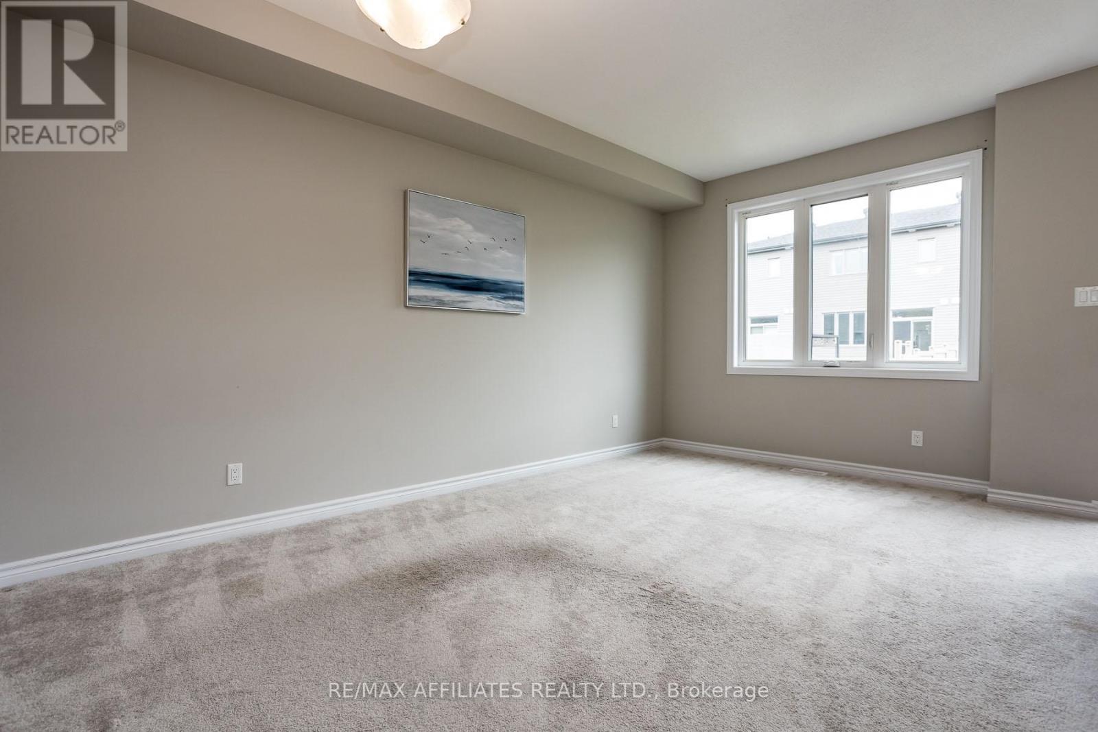 196 Bandelier Way, Ottawa, Ontario  K2S 0C2 - Photo 5 - X12636364