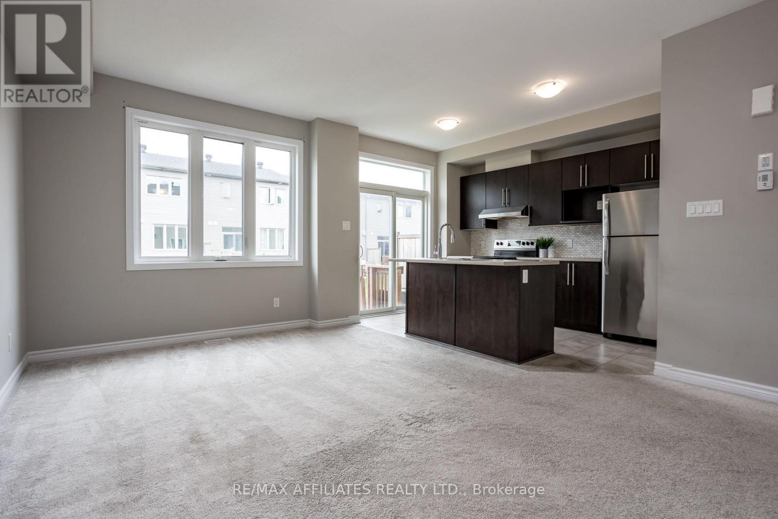 196 Bandelier Way, Ottawa, Ontario  K2S 0C2 - Photo 6 - X12636364