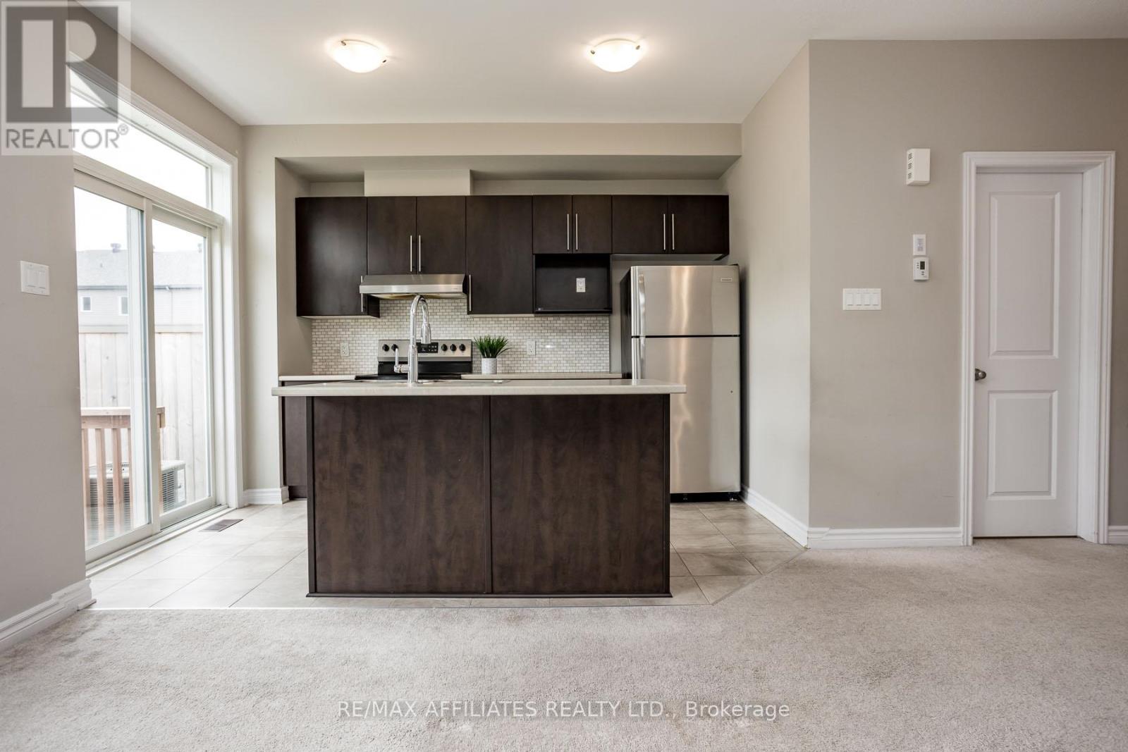 196 Bandelier Way, Ottawa, Ontario  K2S 0C2 - Photo 8 - X12636364