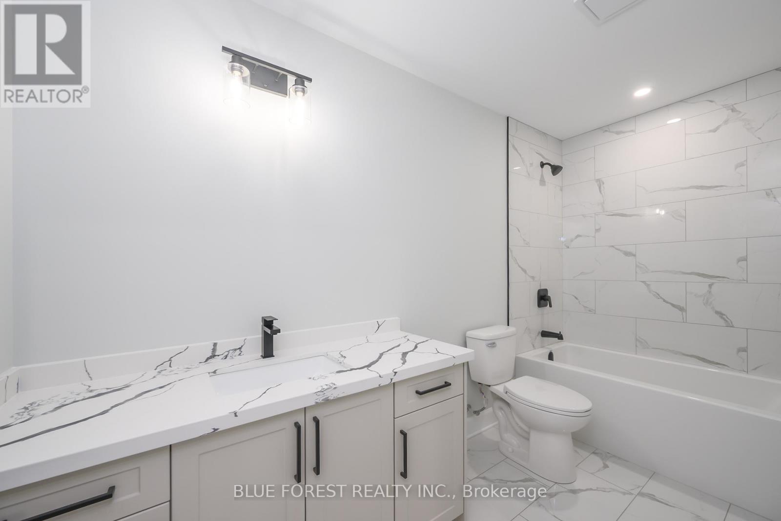 619 Lions Park Drive, Strathroy-Caradoc, Ontario  N0L 1W0 - Photo 25 - X12538656