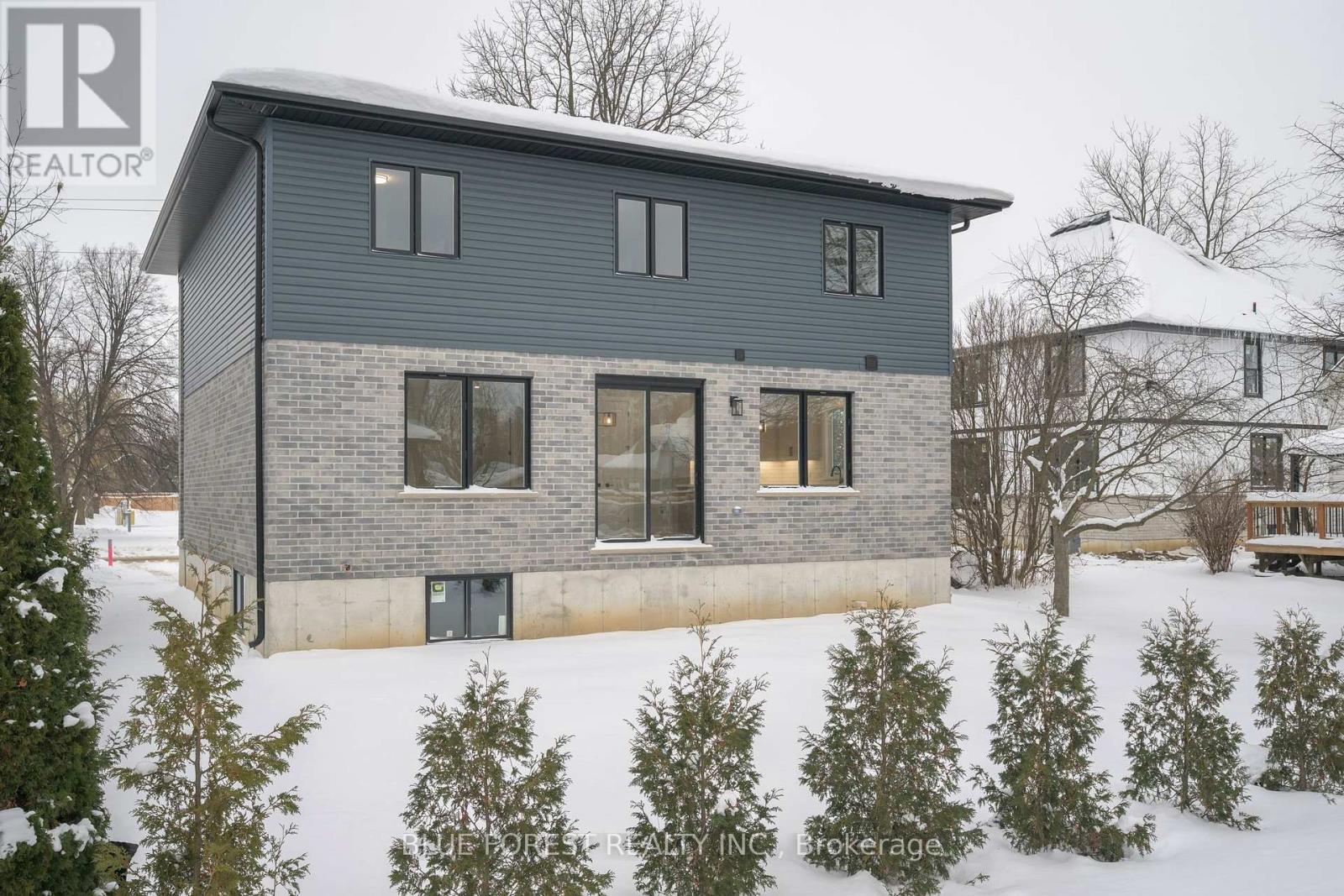 619 Lions Park Drive, Strathroy-Caradoc, Ontario  N0L 1W0 - Photo 27 - X12538656