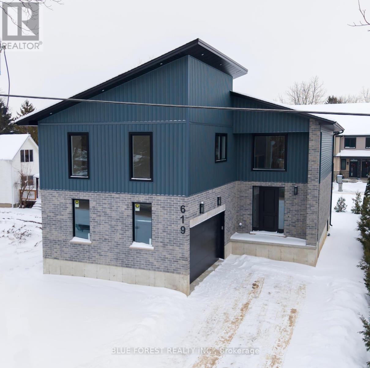 619 Lions Park Drive, Strathroy-Caradoc, Ontario  N0L 1W0 - Photo 28 - X12538656