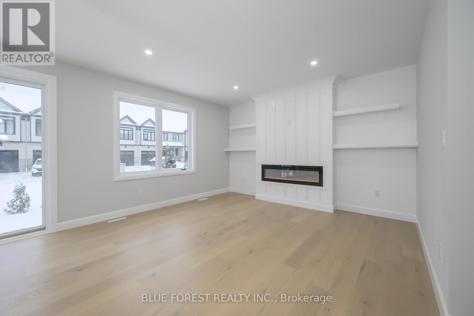 619 Lions Park Drive, Strathroy-Caradoc, Ontario  N0L 1W0 - Photo 5 - X12538656