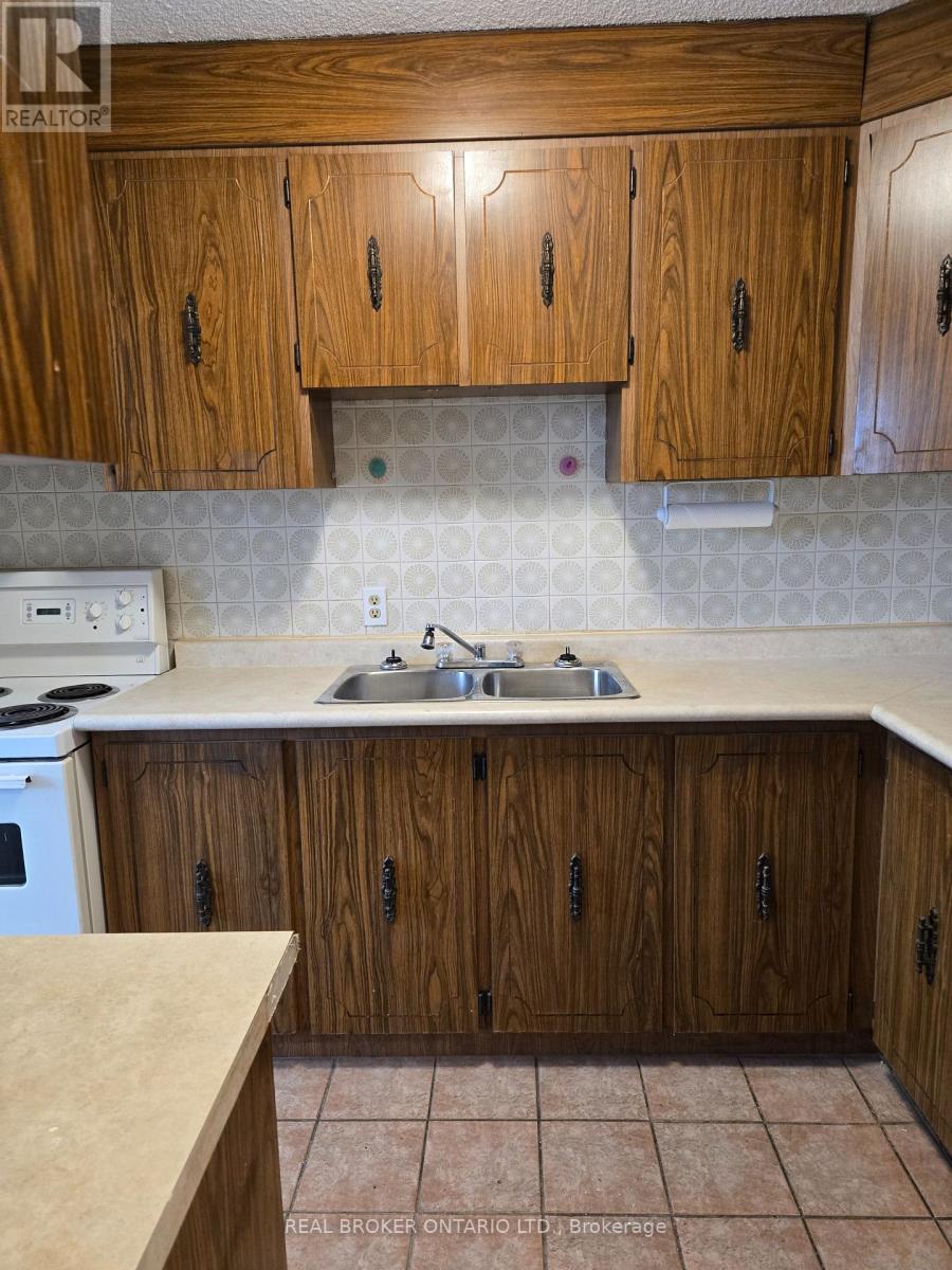 402 - 97 Nonquon Road, Oshawa, Ontario  L1G 3R8 - Photo 3 - E12638158