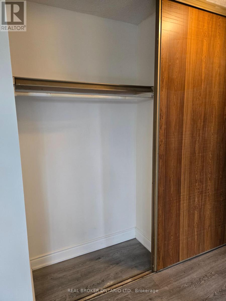 402 - 97 Nonquon Road, Oshawa, Ontario  L1G 3R8 - Photo 9 - E12638158