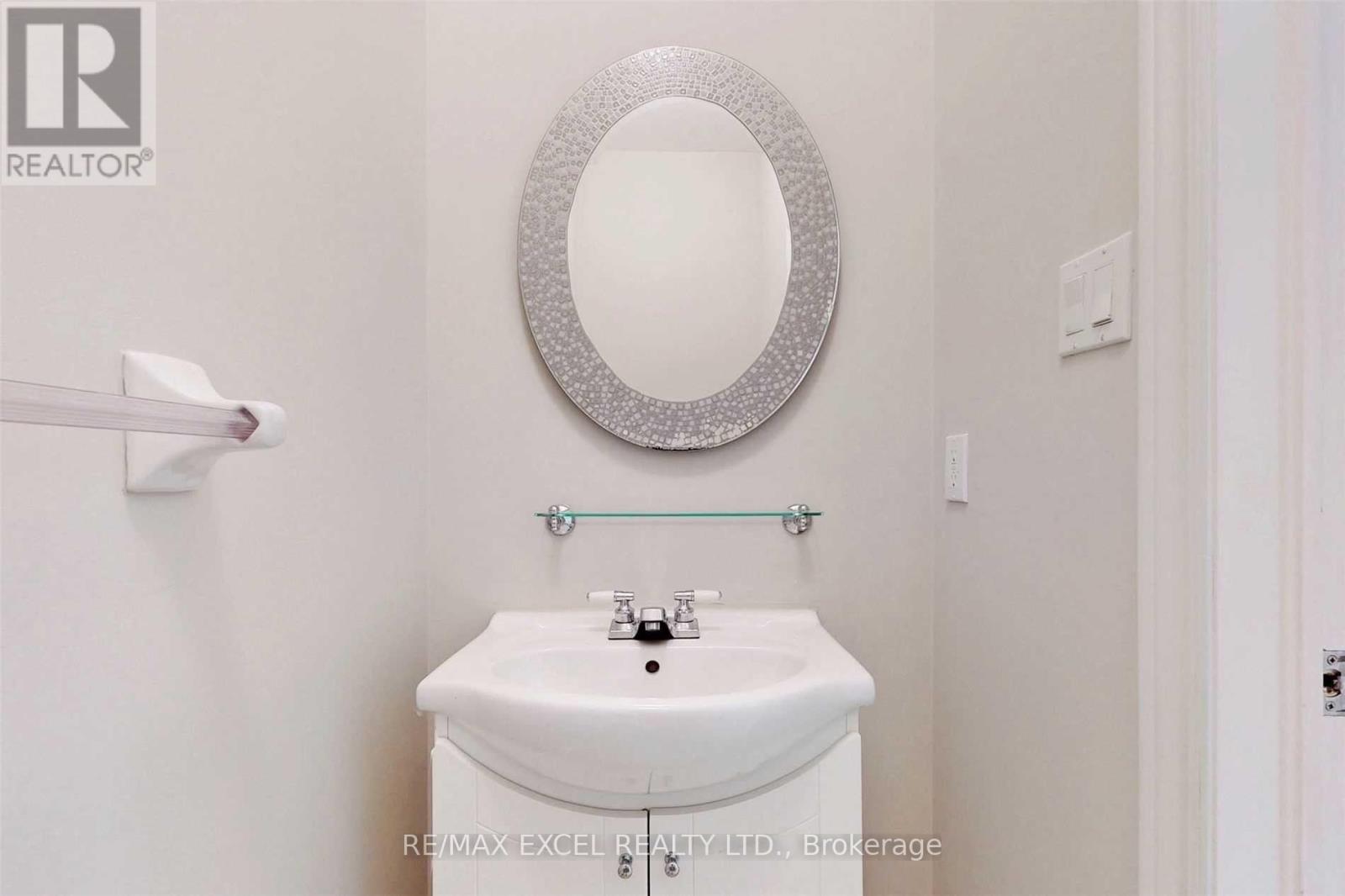 525 Country Glen Road, Markham, Ontario  L6B 1H4 - Photo 15 - N12638182