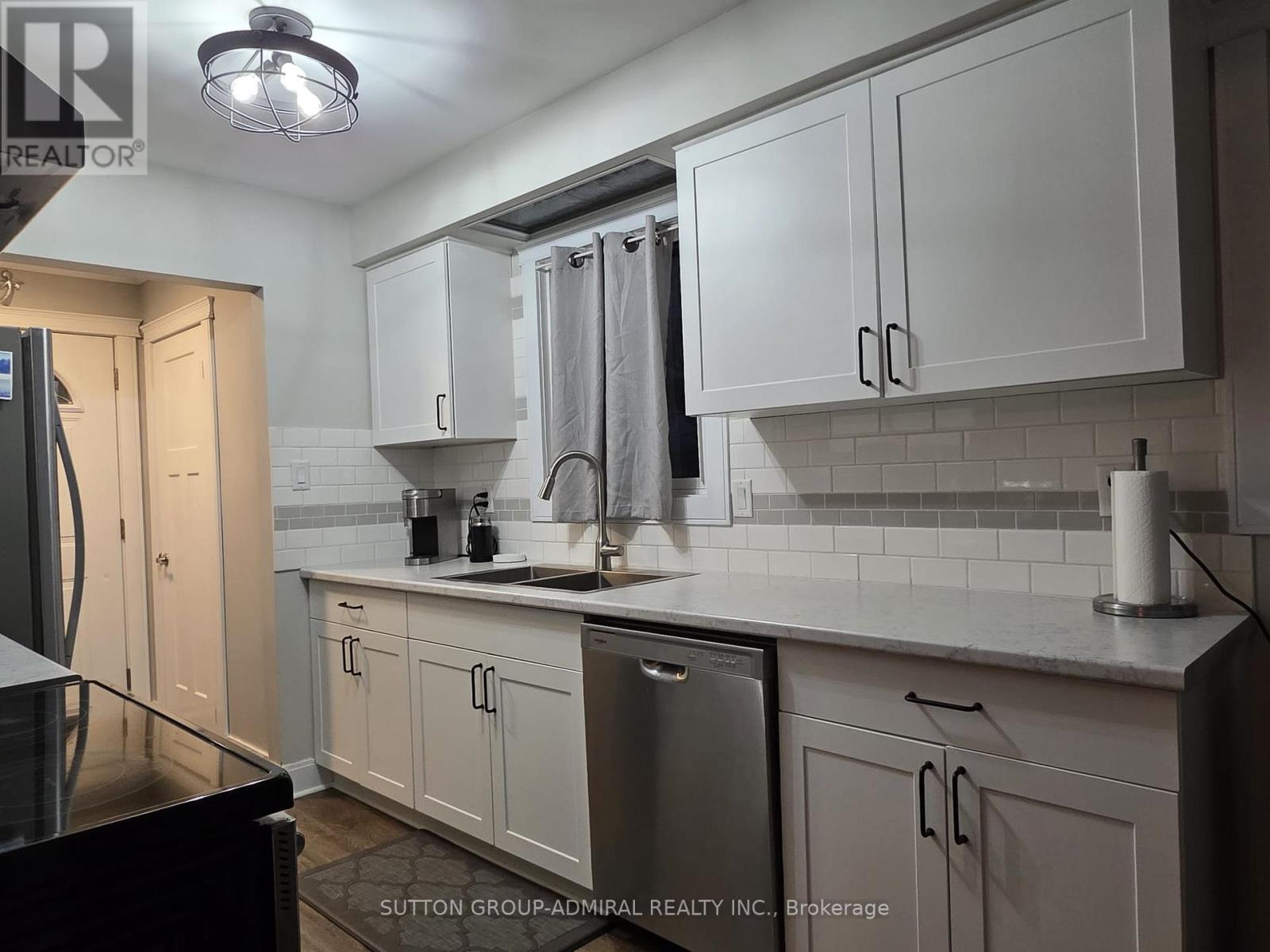 Upper - 31 Jeffrey Street, Barrie (Grove East), Ontario L4M 5H5 - Photo 18 - S12638192