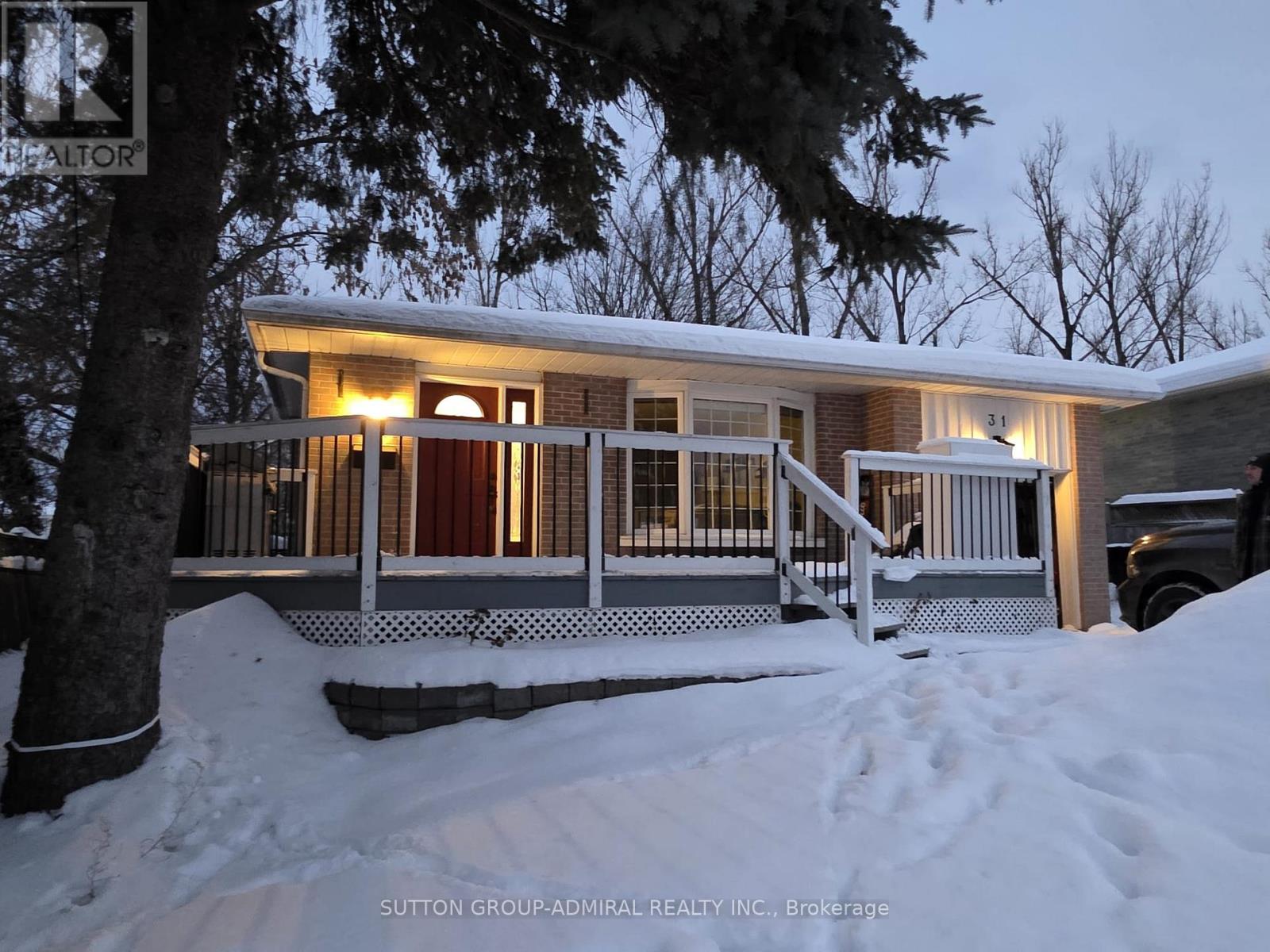 Upper - 31 Jeffrey Street, Barrie (Grove East), Ontario L4M 5H5 - Photo 2 - S12638192