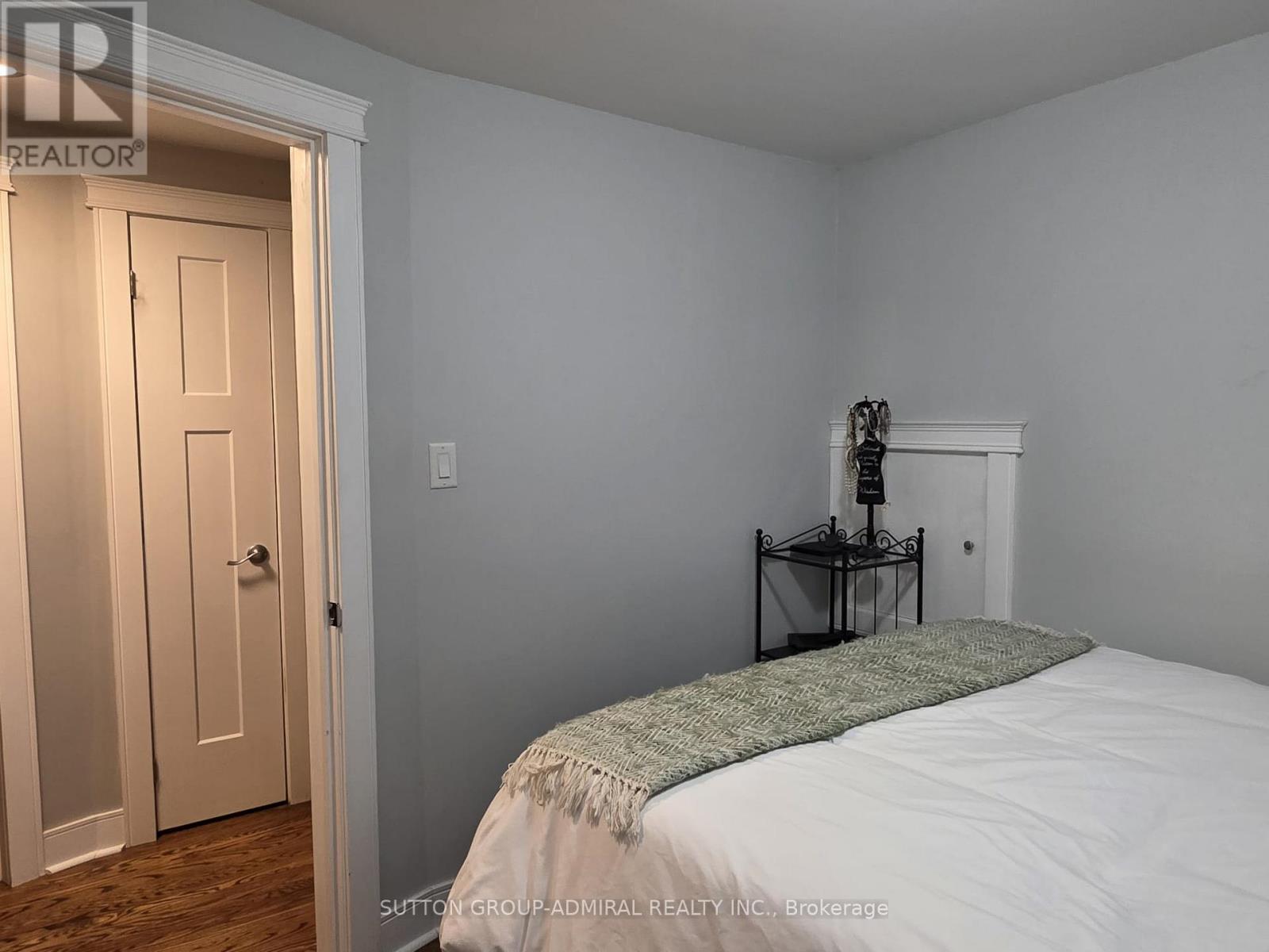 Upper - 31 Jeffrey Street, Barrie (Grove East), Ontario L4M 5H5 - Photo 33 - S12638192