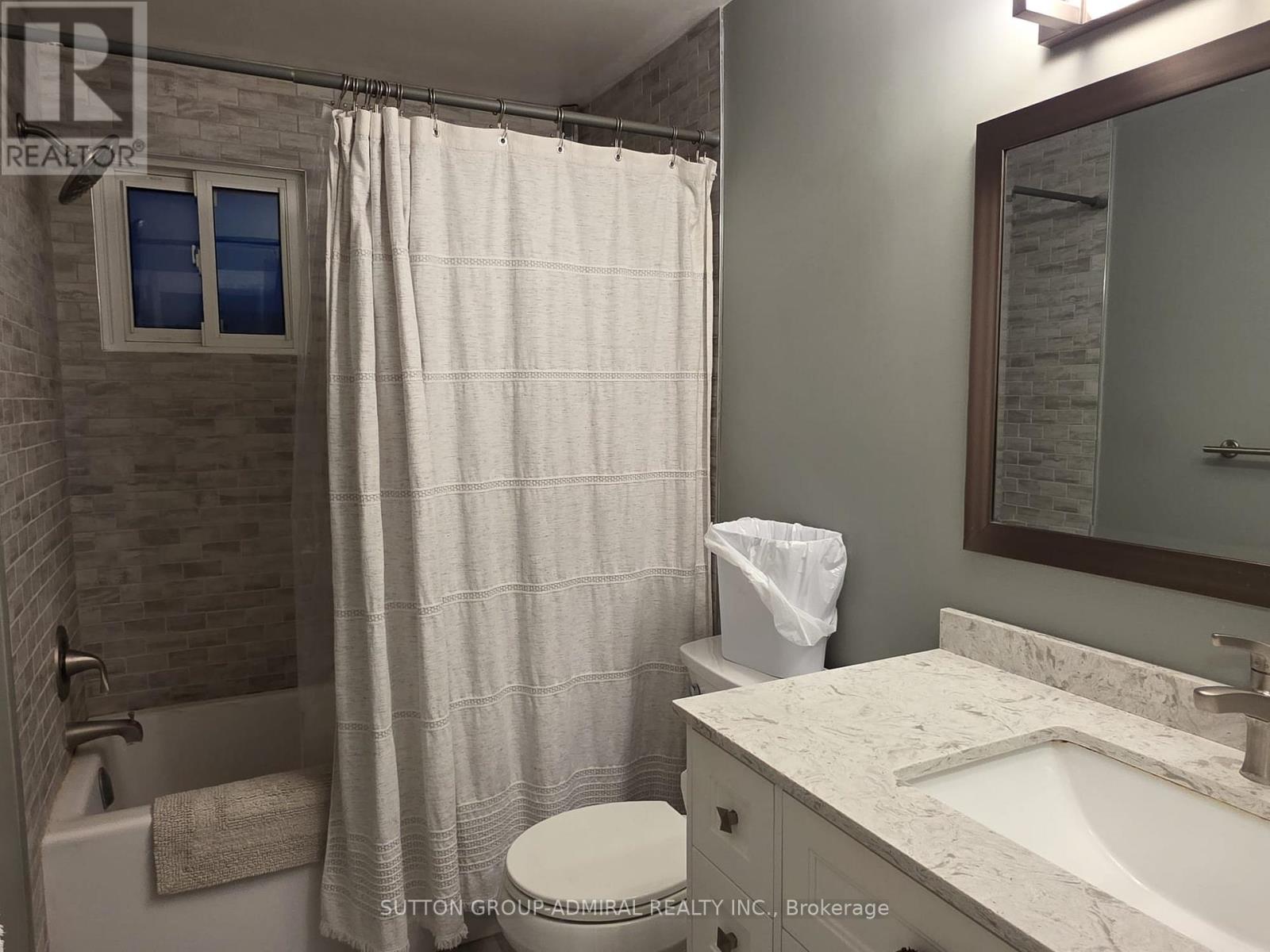 Upper - 31 Jeffrey Street, Barrie (Grove East), Ontario L4M 5H5 - Photo 36 - S12638192