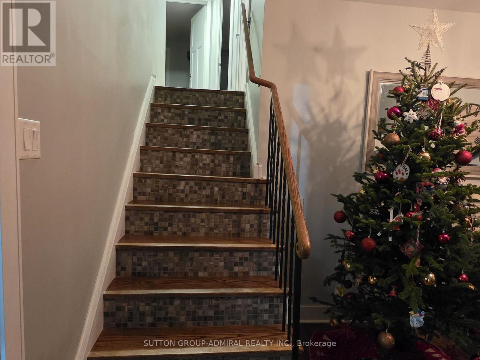 Upper - 31 Jeffrey Street, Barrie (Grove East), Ontario L4M 5H5 - Photo 39 - S12638192