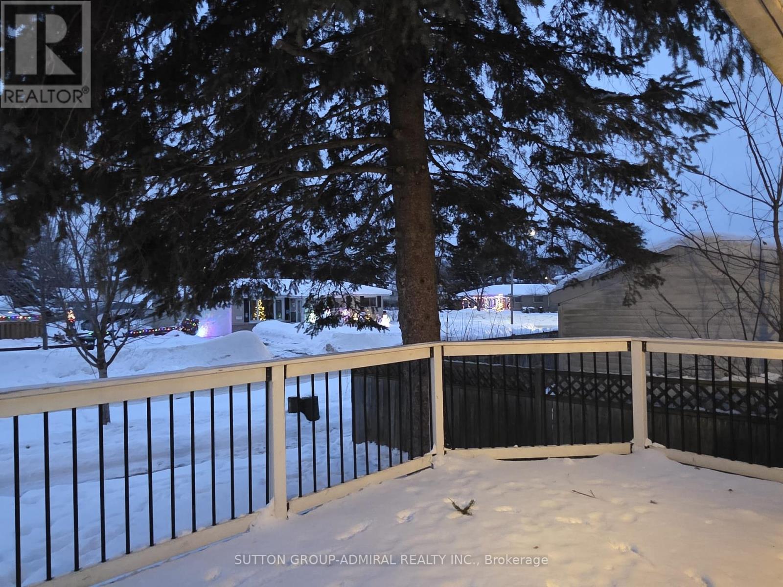 Upper - 31 Jeffrey Street, Barrie (Grove East), Ontario L4M 5H5 - Photo 5 - S12638192