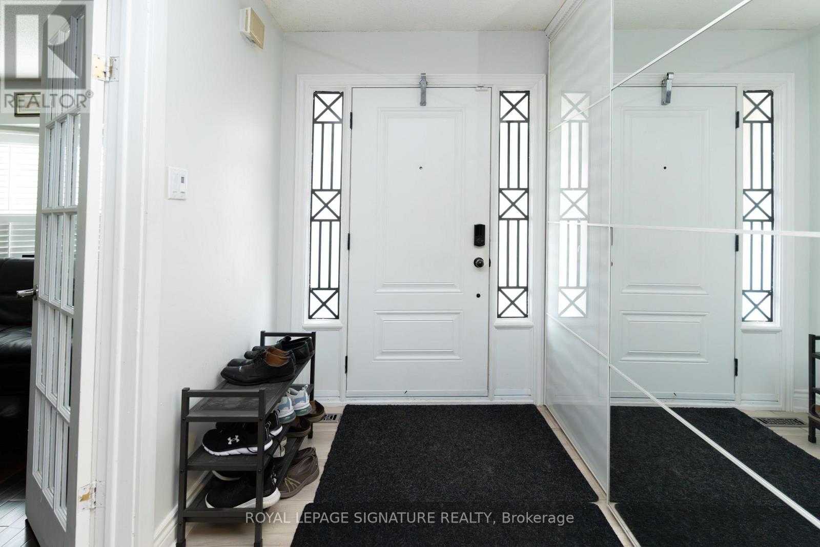 6326 Millers Grove, Mississauga, Ontario  L5N 3H7 - Photo 3 - W12638144