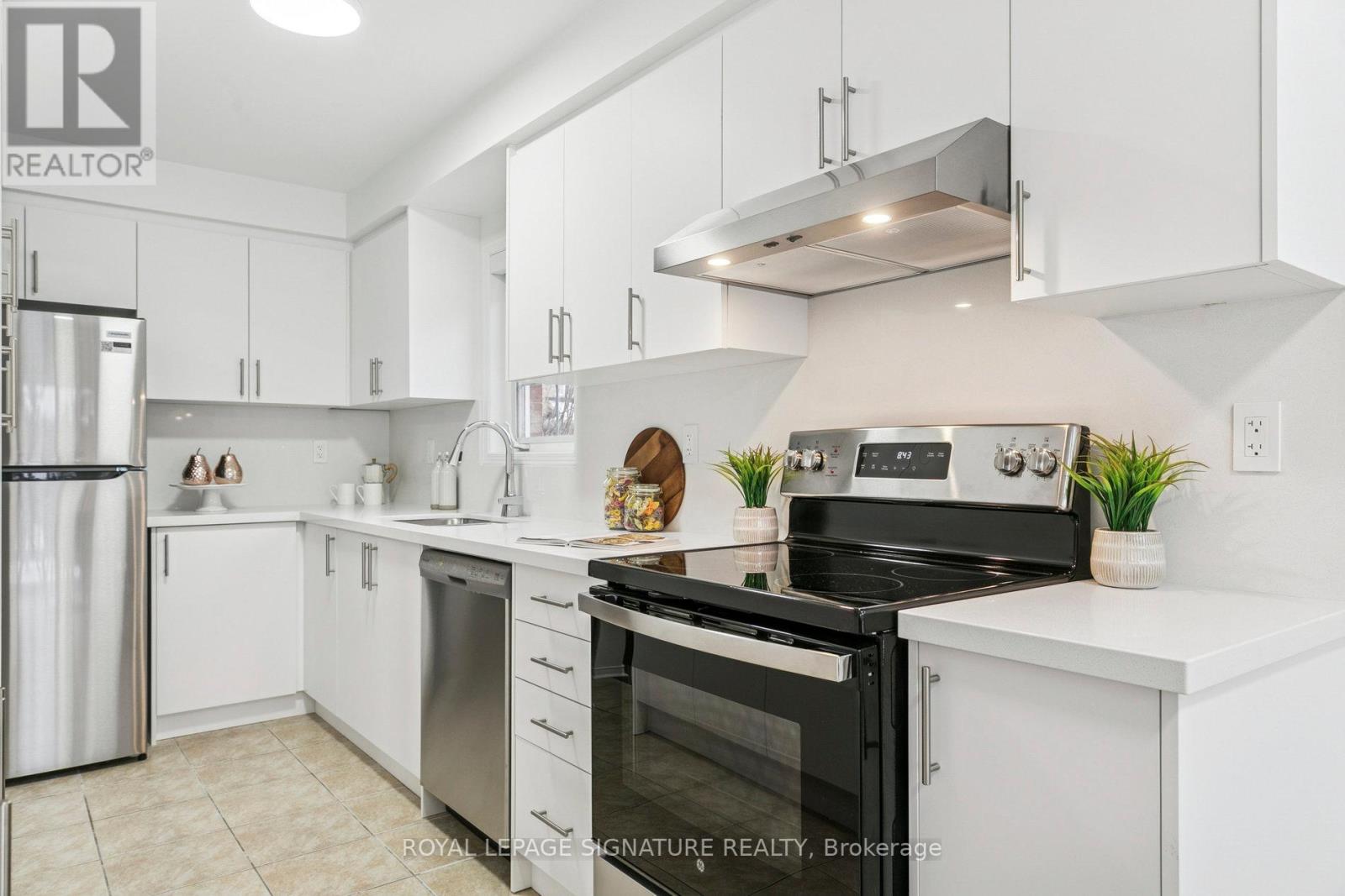 45 - 3950 Erin Centre Boulevard, Mississauga, Ontario  L5M 0A5 - Photo 2 - W12638184