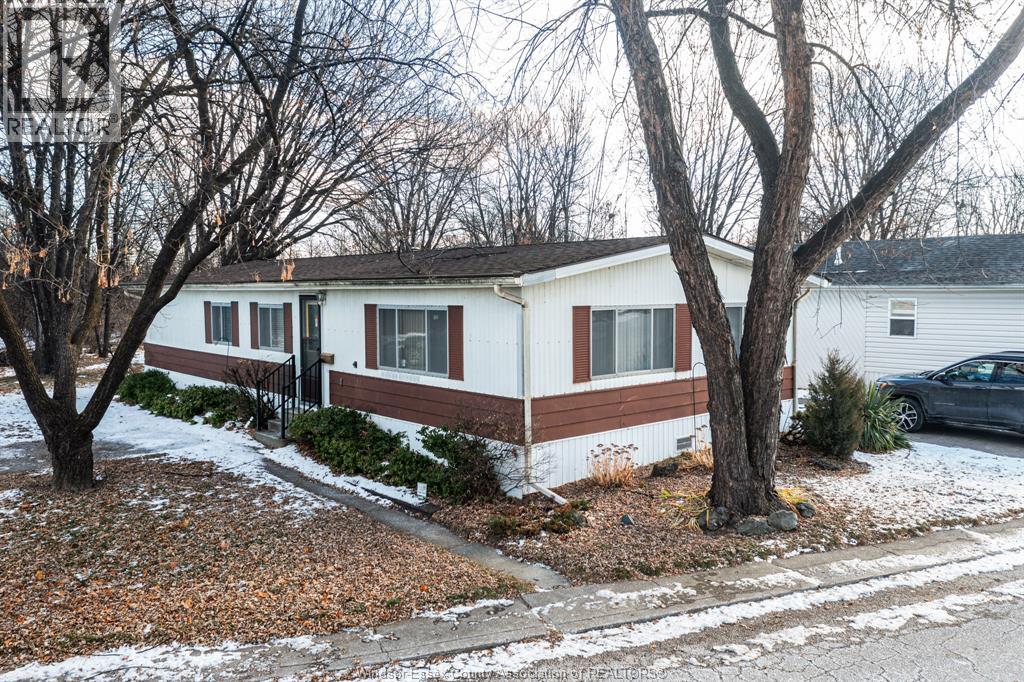 150 Michael, Lakeshore, Ontario N8N 2V7 - Photo 2 - 25031622