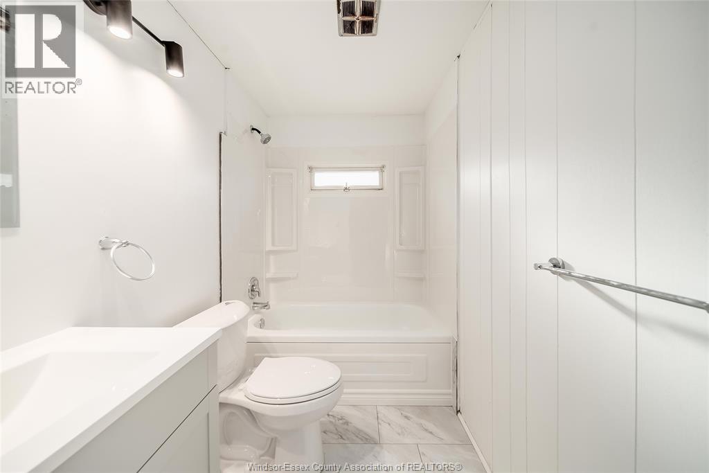 150 Michael, Lakeshore, Ontario N8N 2V7 - Photo 34 - 25031622